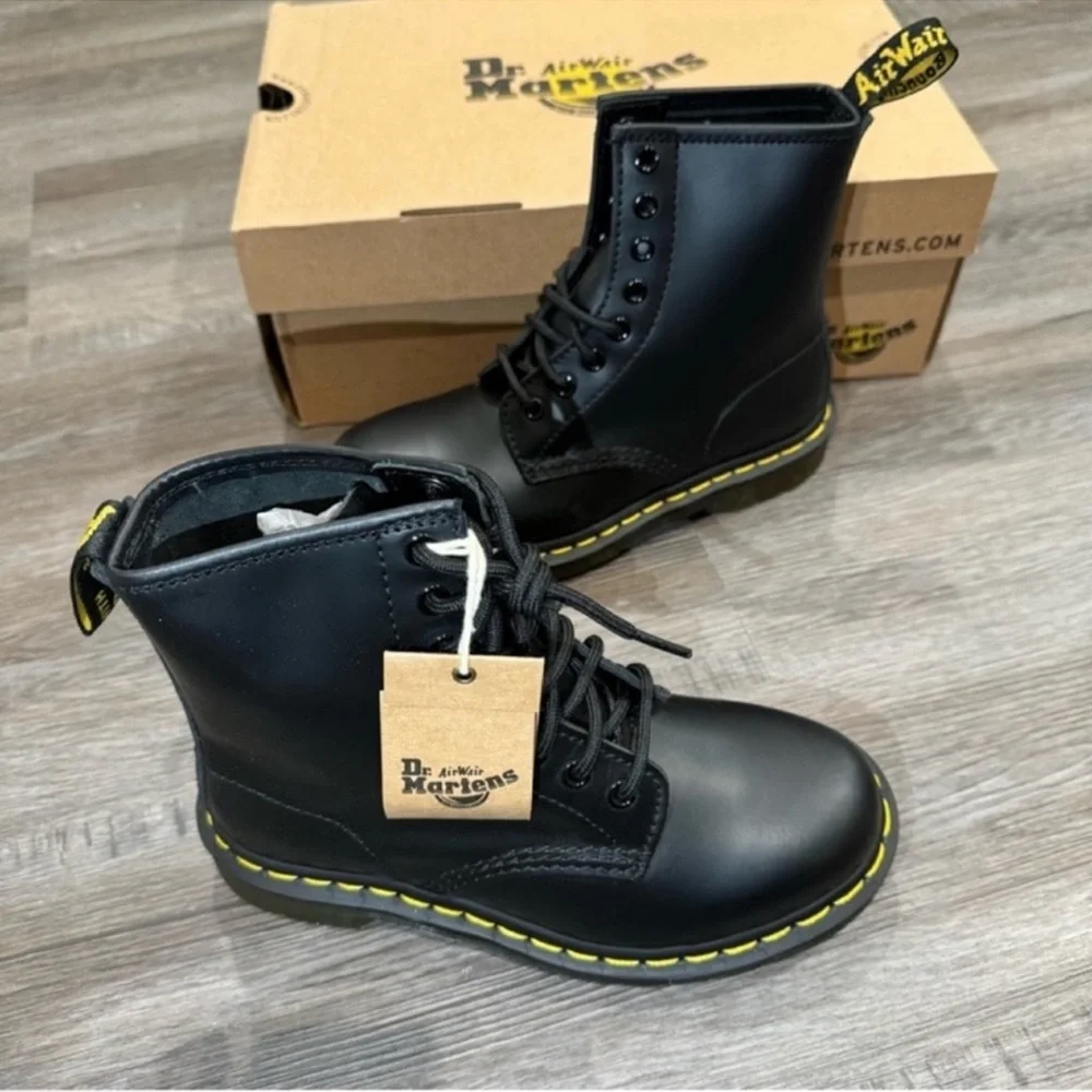 Dr Martens 1460 Black Smooth Leather Lace Up Combat Boots
